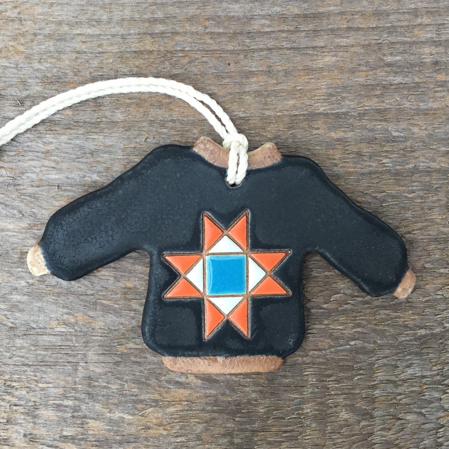 Stoneware Sweater Ornament ‘Ohio Star’