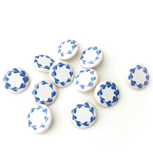Load image into Gallery viewer, White &amp; Blue Wreath Ceramic Shank Buttons - 11/16&quot;